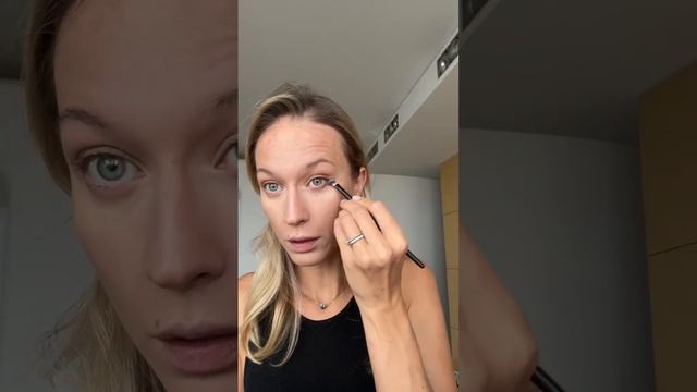 Урок №1 "На 10 лет моложе секреты лифтинг макияжа от Ольги Фокс" смотреть онлайн