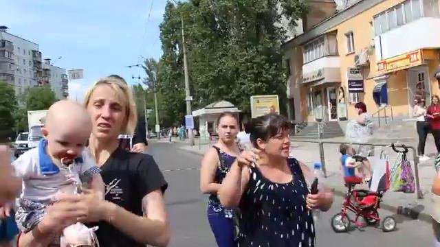Мой город Н: с Солтыса все началось - люди на перекрытии ул. Генерала Карпенко смотреть онлайн