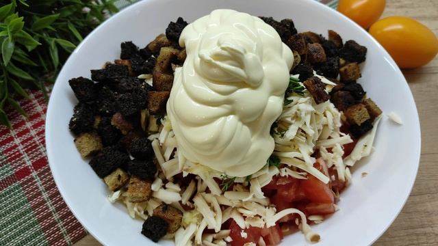 Очень вкусный и простой! Салат с красной фасолью и сухариками??? смотреть онлайн