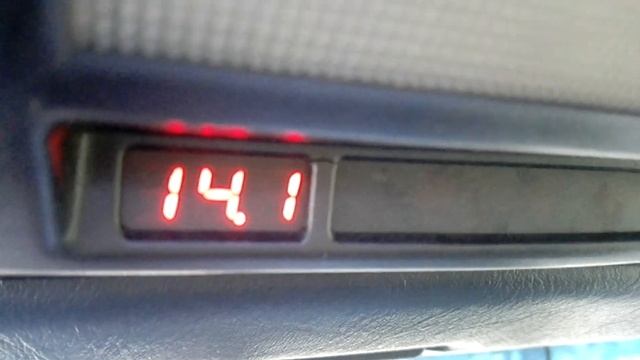 вольтметр в плафоне мерседес 124 смотреть онлайн