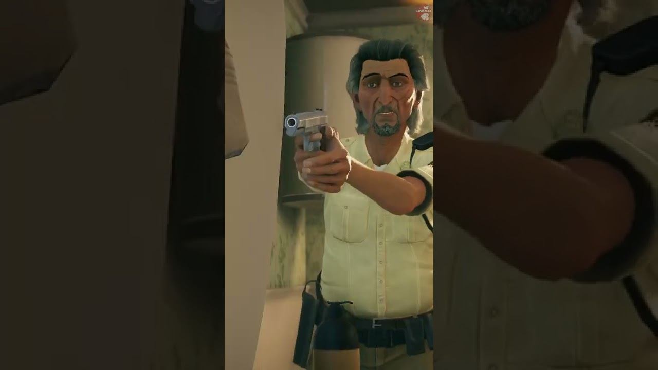 Страх полицейского: кто скрывается за шторой в ванной? #Shorts смотреть онлайн