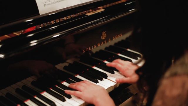 Valentin Martel Trio - Through The Fences смотреть онлайн