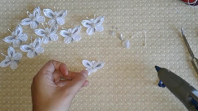 МК Нарядная лента в косу для девочки/ DIY Elegant ribbon in a scythe for a girl смотреть онлайн