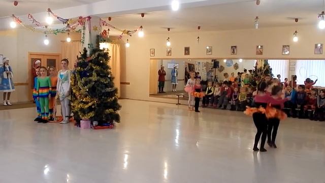 Попурри на старый новый год. "ШарЛен" Студия циркового искусства. смотреть онлайн