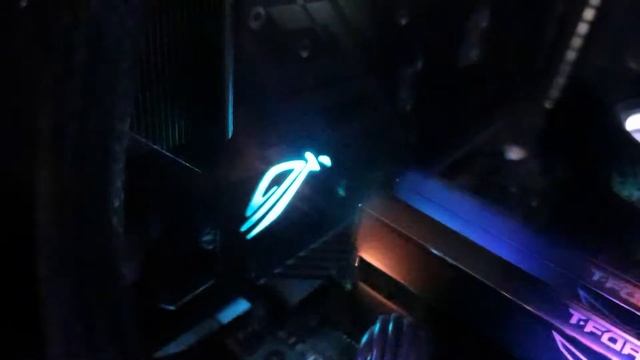 ASUS ROG Strix RTX 3060 - Подсветка2 смотреть онлайн