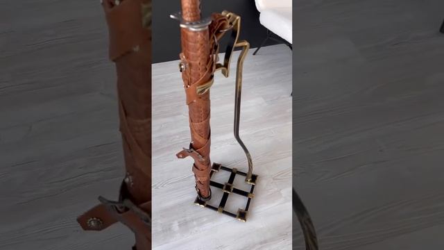Обзор на комплект коричневый с обувным мечом, ножнами и подставкой kvadro ? смотреть онлайн