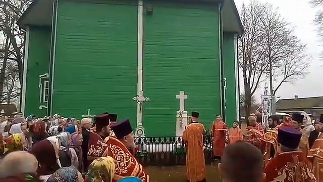 Крестный ход на Святок в д. Бездеж. Храм Троицы смотреть онлайн