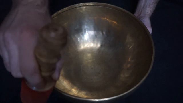 27см110ГцЛя Тибетская поющая чаша для массажных и медитативных практик. Купить поющие чаши