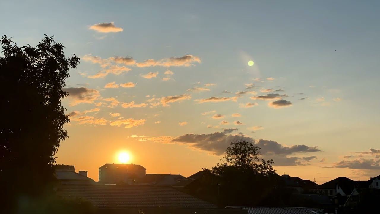 Nature Timelapse - Weekend In The Mountains