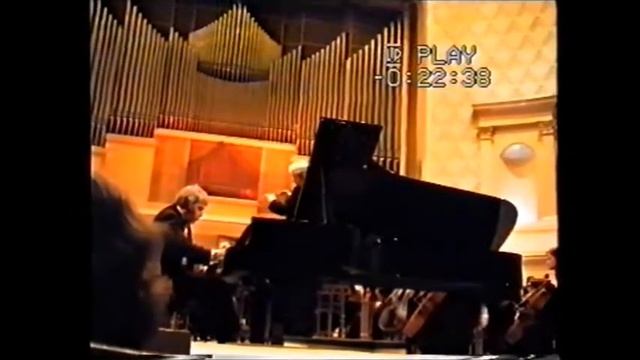 А.Скрябин Концерт для фортепиано с оркестром, op. 20. Исполняет Аркадий Севидов смотреть онлайн