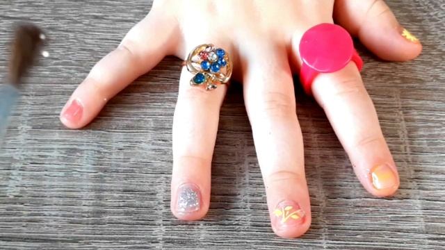 Детская косметика. Детский маникюр вместе с Машей! | 0+ смотреть онлайн
