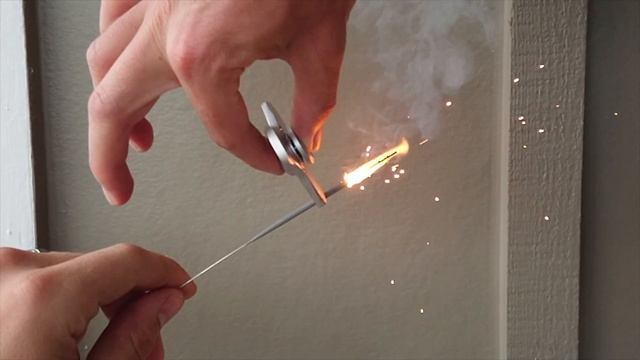 ULTRA SLOW MOTION = Fidget Spinner vs Sony Xperia XZ Premium (4K) смотреть онлайн