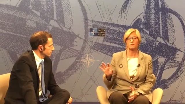 MINISTERIALE BRUXELLES: TGCOM24 INTERVISTA IL MINISTRO DELLA DIFESA ROBERTA PINOTTI смотреть онлайн