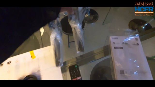 HCFR Sony KD-65A8 Unboxing Et Présentartion