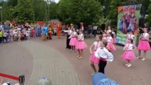 Бибика поехали кататься Детские песни Children's song 子供の歌 아이들의 노래 儿童之歌 أغنية الأطفال ziminvideo