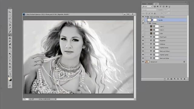 Tutorial on Photoshop on a beautiful black and white Photoshop action pack including vintage looks смотреть онлайн