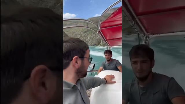 Каждый мусульманин должен свято хранить и оберегать единство, братство и взаимную любовь . смотреть онлайн