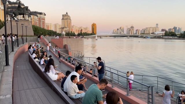 Астана Набережная Казахстан/ Лучшее место для прогулки в Астане (Казахи) Набережная НурСултан смотреть онлайн