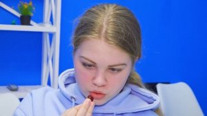 ЦВЕТНАЯ ЕДА на выбор 24 часа челлендж Фаст Сергей