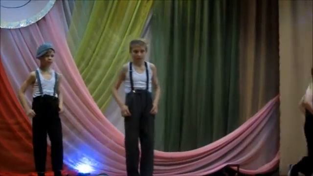 На фестивале ОТ КАДРИЛИ до БРЕЙКА смотреть онлайн