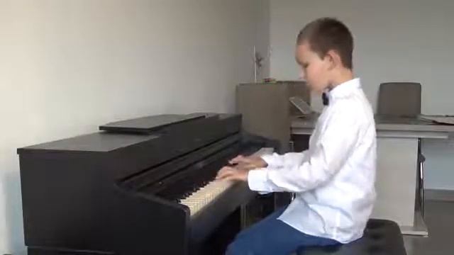 Tikhonov Lev, 10 years old, piano (9-11),А. Дюбюк "Вариации на тему "Вдоль по улице" смотреть онлайн