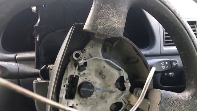 How to remove a transit connect /fiesta mk6 steering wheel air bag removal do I disconnect take of смотреть онлайн