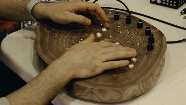 Soma Introducing Their Microtonal Synth "Terra" | Superbooth | Thomann смотреть онлайн