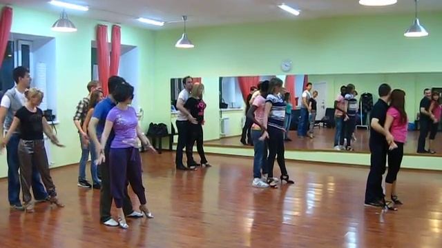 Джуниор, Бачата (средняя группа) в Mambo GROUP смотреть онлайн