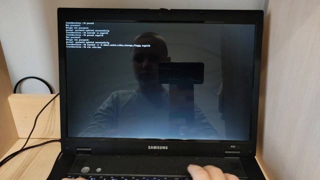 Arch Linux 32 Xfce на R60