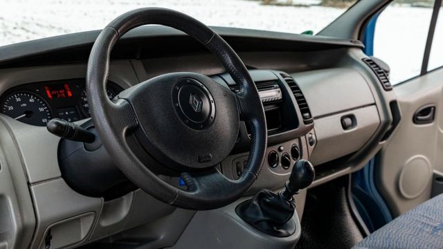 Renault Trafic 2005r. 1.9 DCI 82 KM смотреть онлайн