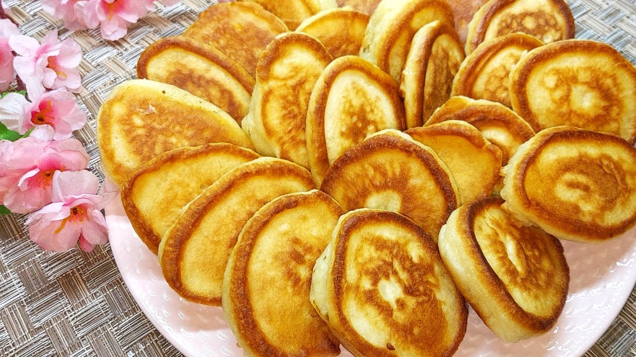Быстрый завтрак из кефира. Пышные и ароматные оладушки, как у моей бабушки. Оладьи на кефире. смотреть онлайн