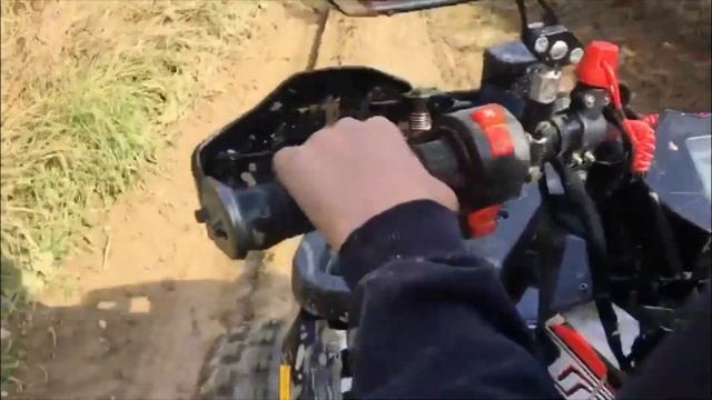 Невеликі Покатушки на квадрику Spark Sp125-7 смотреть онлайн