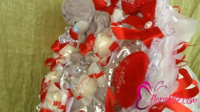 Букет с мишкой Тедди и конфет Рафаэлло смотреть онлайн