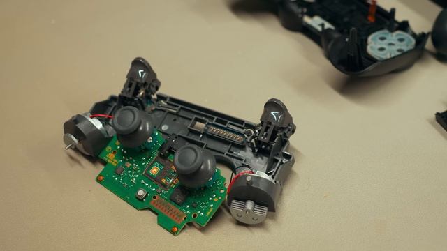 DUALSHOCK 4 при нажатии l2 происходит движение вперед (мастера АЛЁ) смотреть онлайн