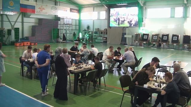Турнир по быстрым ШАХМАТАМ смотреть онлайн