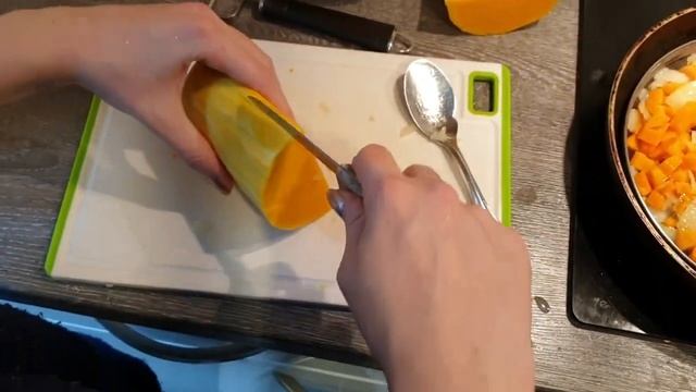 ВЛОГ: ЮЛИАН ГОТОВИТ ТЫКВЕННЫЙ СУП/Осенние будни/ГЕРМАНИЯ/VLOG/