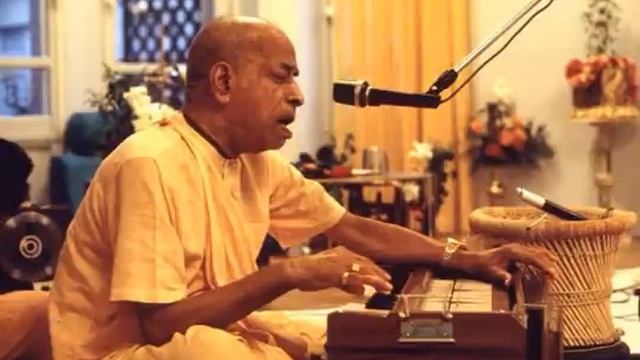 Hare Krishna Maha Mantra Kirtan - Srila Prabhupada (43 min) смотреть онлайн