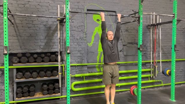 ПОДТЯГИВАНИЯ НА ПЕРЕКЛАДИНЕ ОБРАТНЫМ ХВАТОМ смотреть онлайн