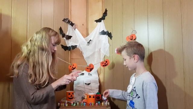 #DIY Halloween ! Декор для Хэллоуина своими руками/ HALLOWEEN SCHOOL PRANKS смотреть онлайн