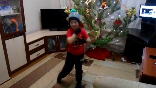 Новогодний танец от Притуленко Данила. С НОВЫМ ГОДОМ! смотреть онлайн