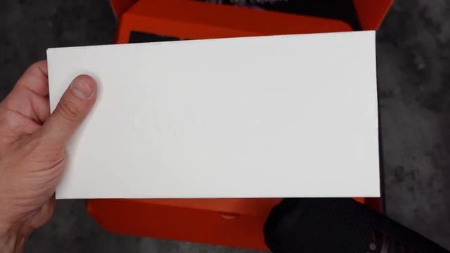 JBL 75th Birthday Unboxing смотреть онлайн