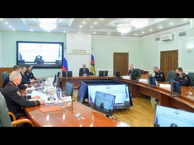 В.А. Колокольцев поздравил коллег с присвоением специальных званий высшего начальствующего состава смотреть онлайн