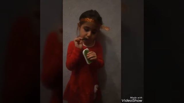 Девочка курит. Смотреть всем!!! смотреть онлайн