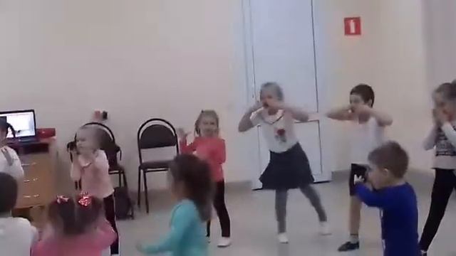 Маленькие танцоры смотреть онлайн