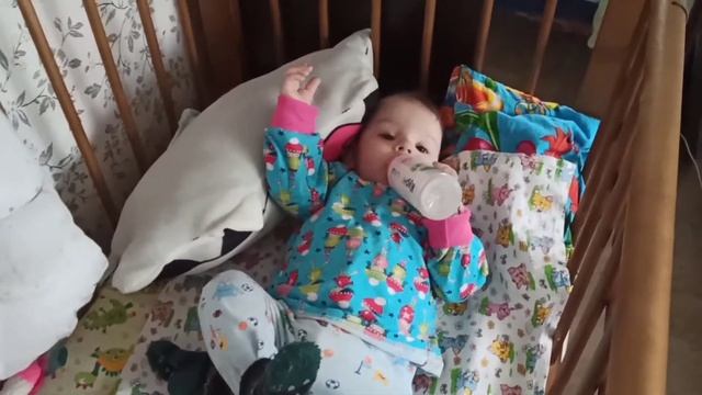 Пеку пирожки//Ура первые зубы в 8 месяцев// смотреть онлайн