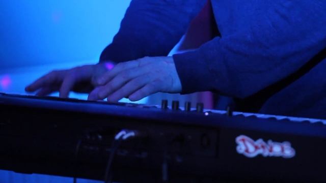 Hardcore Uproar - a live performance with Mark Hall, Suddi Raval & Davos смотреть онлайн