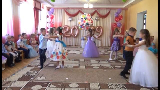 "Прощальный вальс" на выпускной в детском саду (9 гр.) смотреть онлайн