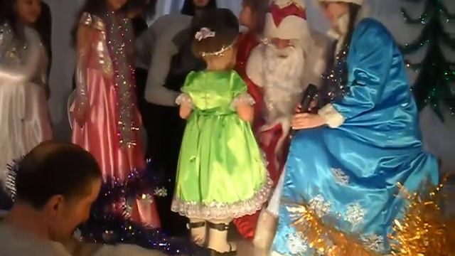 стишок дедушке морозу от Лилиньки. смотреть онлайн