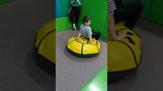 Катимся с горы,аж волосы назад!! смотреть онлайн