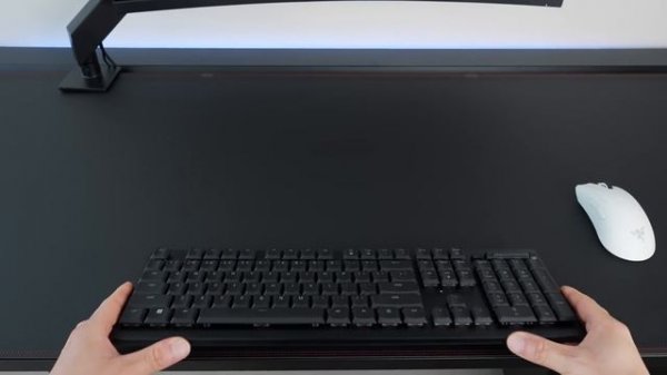 The DREAM Desk Setup 2023 – Productivity & Gaming Setup + Tour!